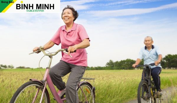 Đạp xe cũng được xem là bộ môn thể thao tăng cường sức khỏe thu hút được rất nhiều người tham gia